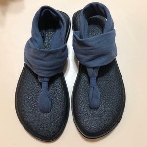 Sanuk Shoes - Sanuk Recycled Blue Yoga Thong Sandals Like New Sanuk Shoes - Sanuk Recycled Blue Yoga Thong Sandals Like New